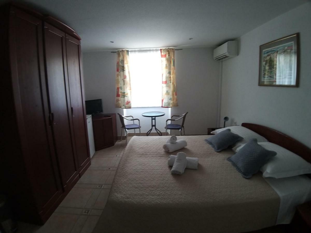 Riva Rooms Bol Exterior foto